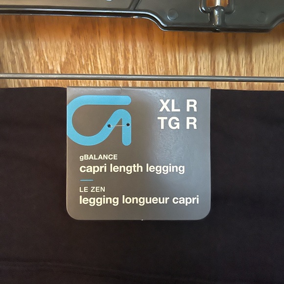 Women’s Gapfit capri length leggings NEW - Picture 2 of 2